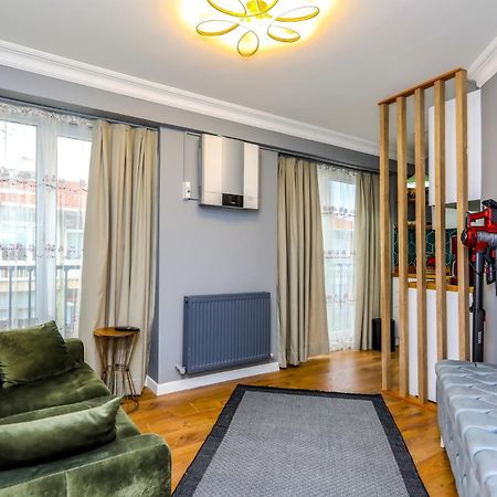 Lovely Flat 500 M To Uskudar Ferry Station 이스탄불 외부 사진